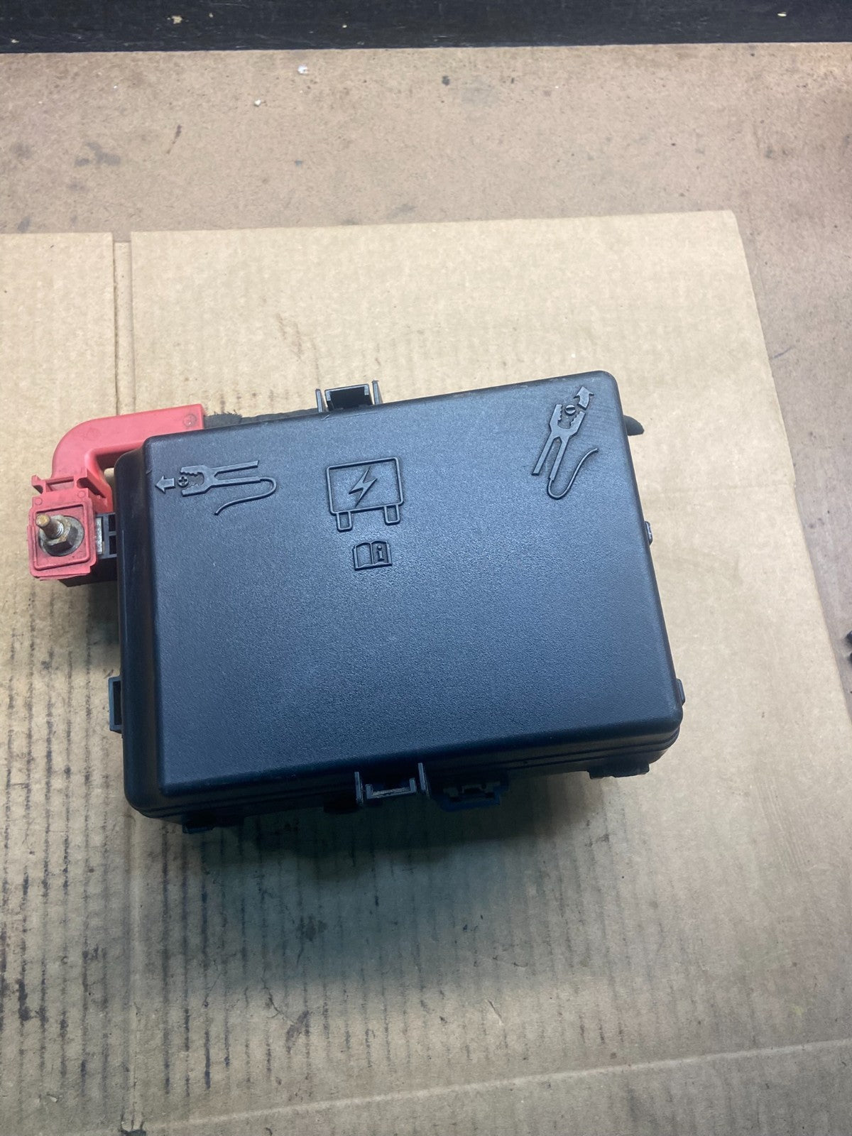 Dodge Chrysler Fuse Box p68164178ac Y4357 PS5