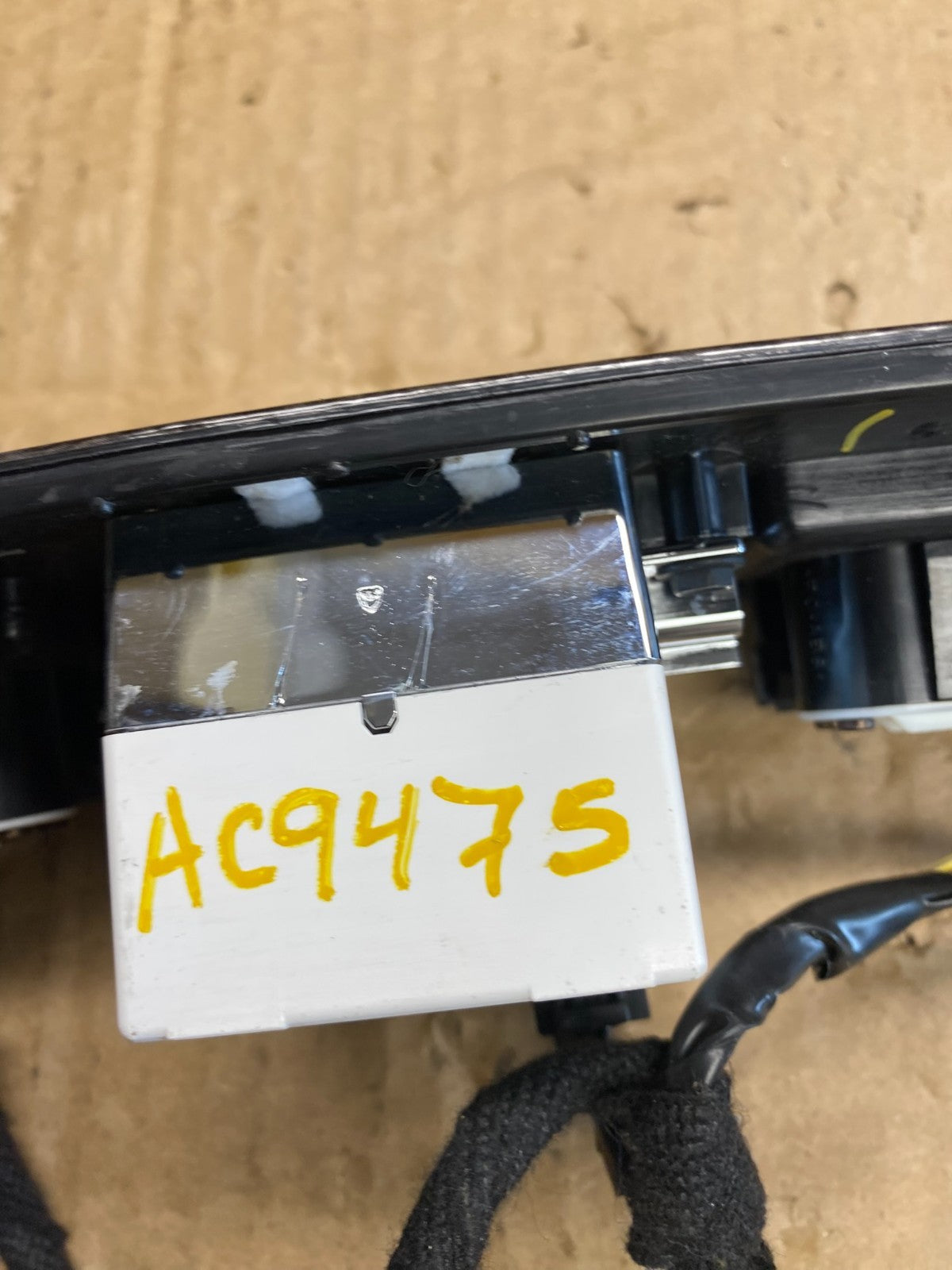 2006 to 2009 Ford Fusion Center Dash Radio Clock Bezel Trim AC9475 DG5