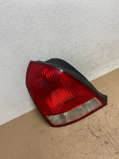 2001-2003 Sedan Hyundai Elantra Left Driver Lh Side Tail Light AE6580 LK2