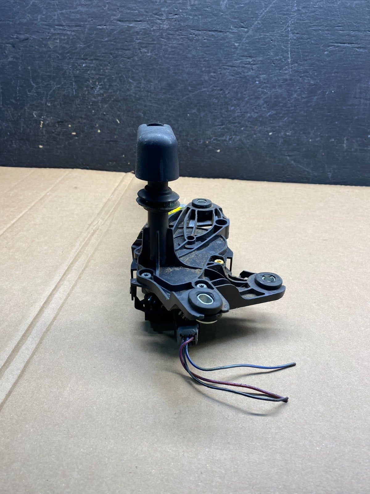 2011 to 2019 Ford Explorer Rear Windshield Wiper Motor AG3655 DG4