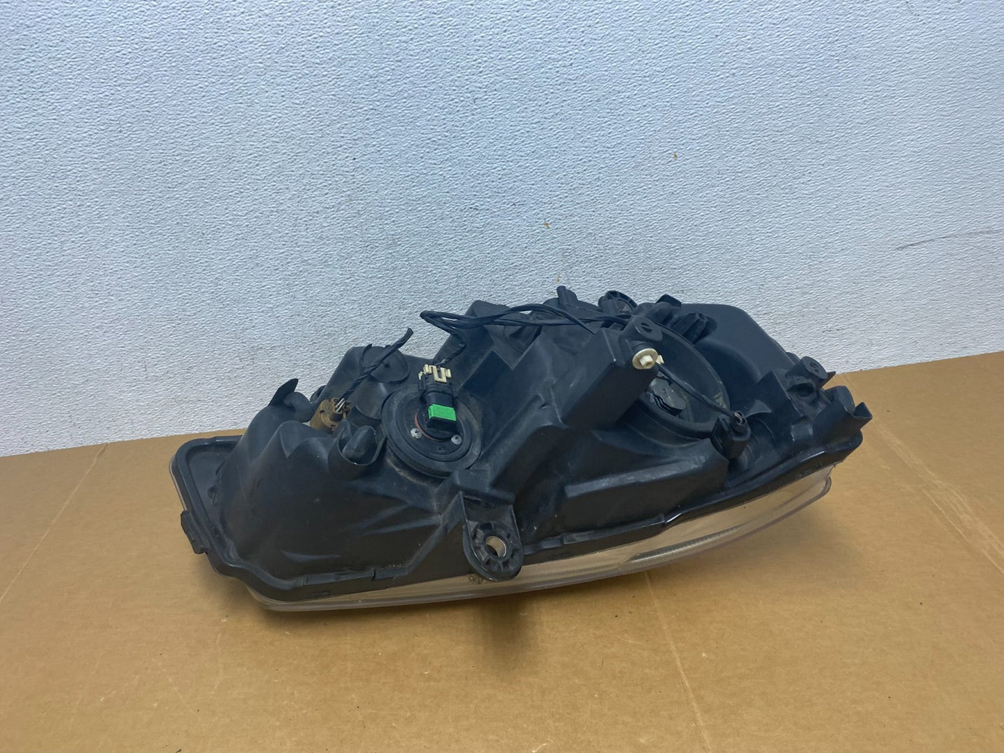 2008 to 2016 Chrysler Town and Country Left Driver Lh Side Headlight AD8895 DW5