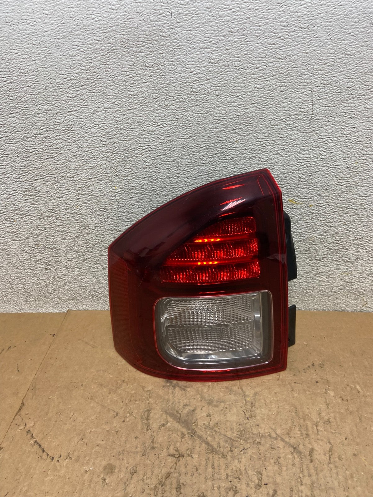 2014 - 2017 Jeep Compass Left Driver LH Side Tail Light Z9560 DW0