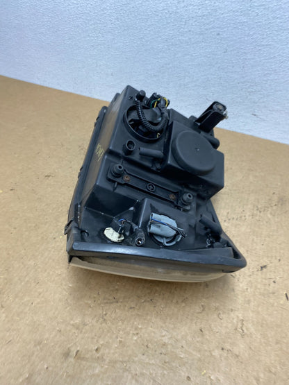 2002 to 2009 Gmc Envoy Right Passenger RH Side Headlight Halogen AC3407 DW6