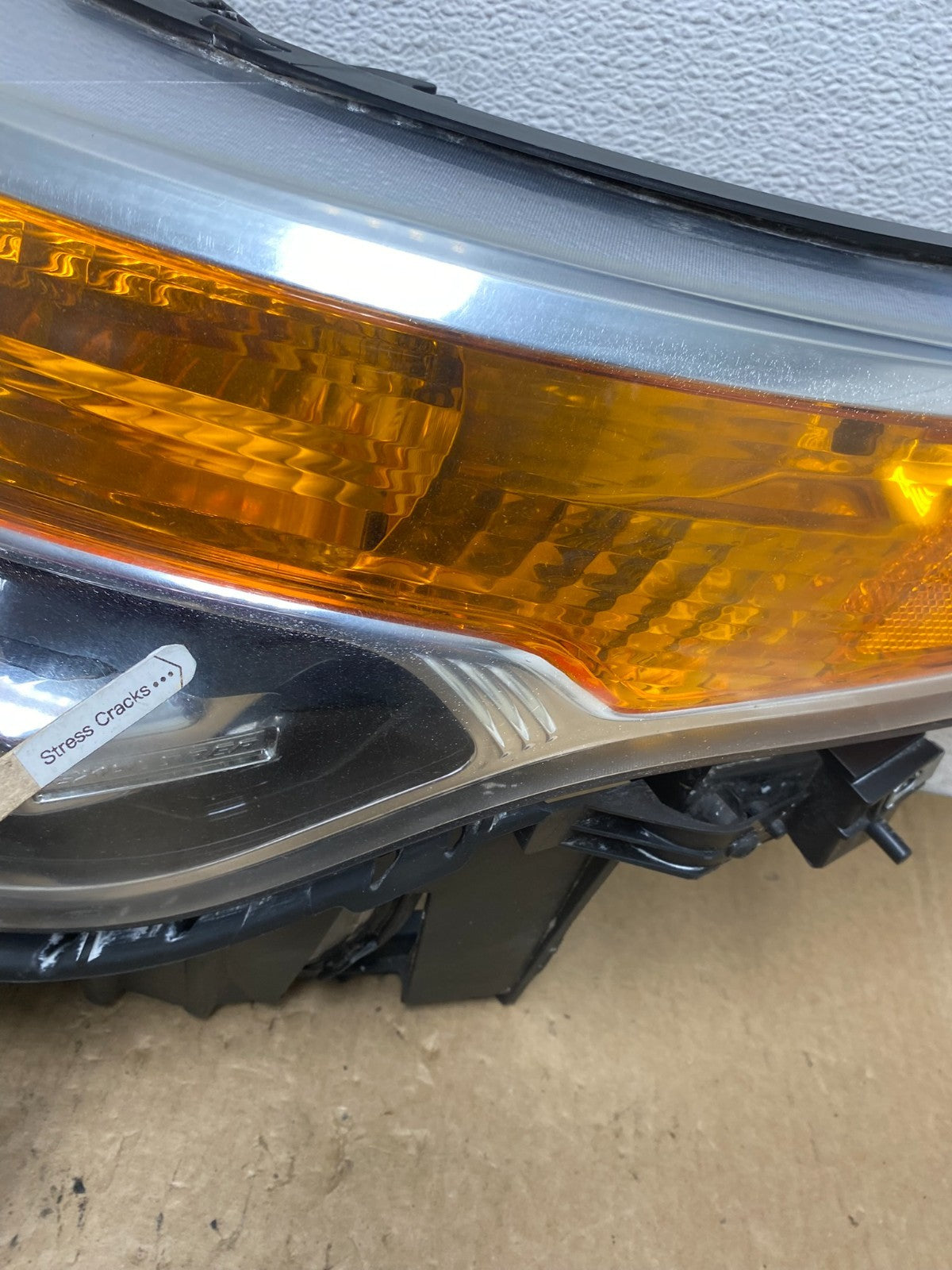 2011 to 2015 Ford Explorer Left Driver LH Halogen Headlight AF9813 DW4