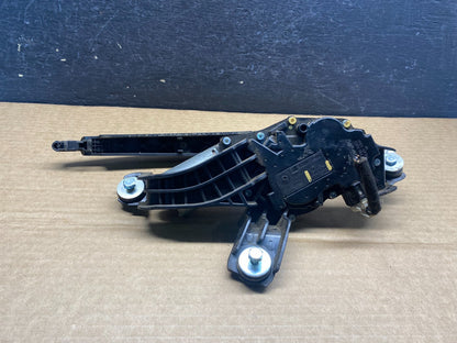 2016 - 2018 Kia Sorento Rear Glass Windshield Wiper Motor AF6718 DG5