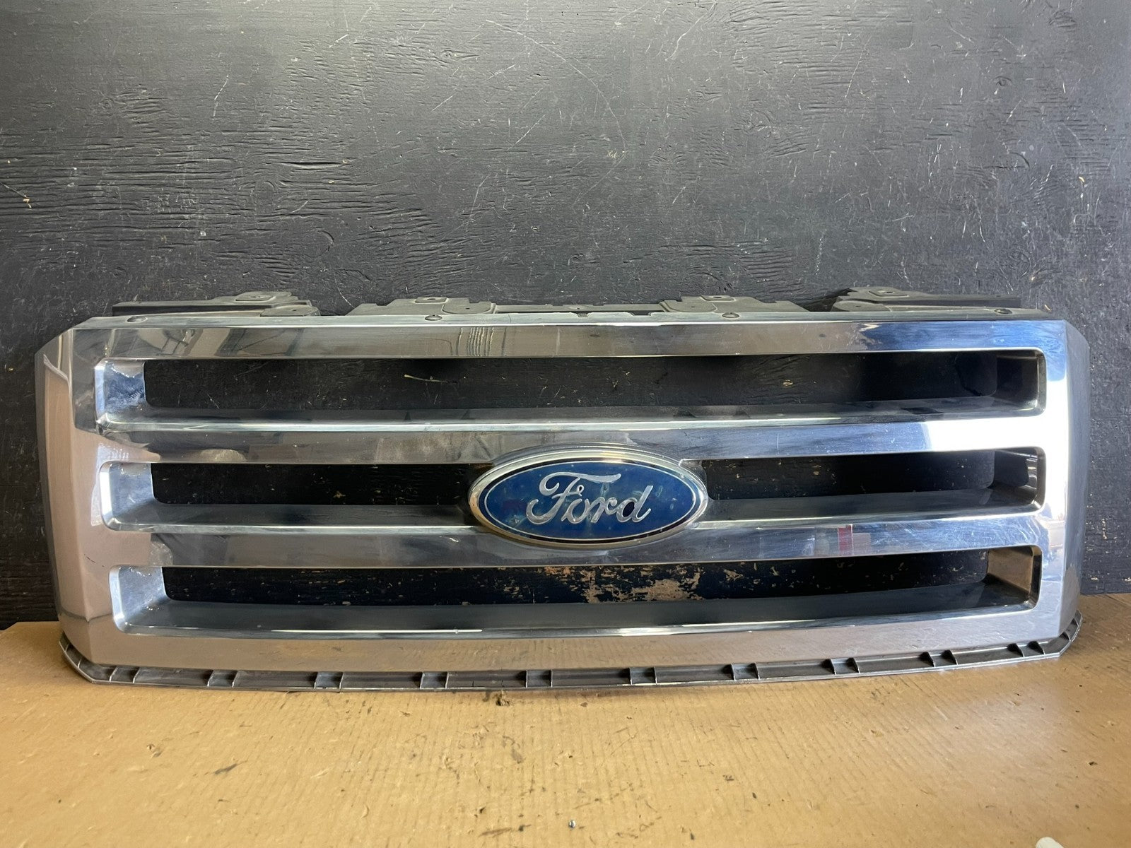 2007 to 2014 Ford Expedition Front Upper Chrome Grill Grille Oem AA2470 DG0