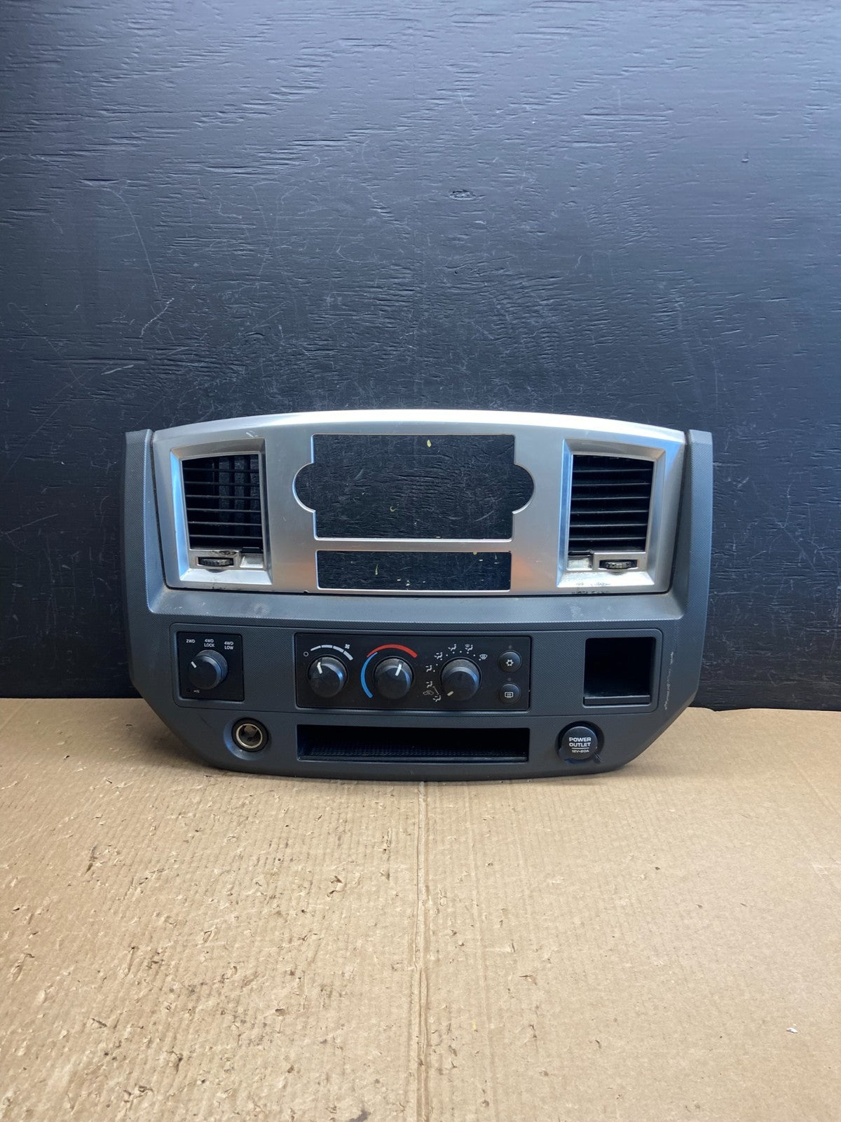 2006 to 2008 Dodge Ram Radio Climate Control A/C Heat Dash Bezel Trim ae4168 DG0