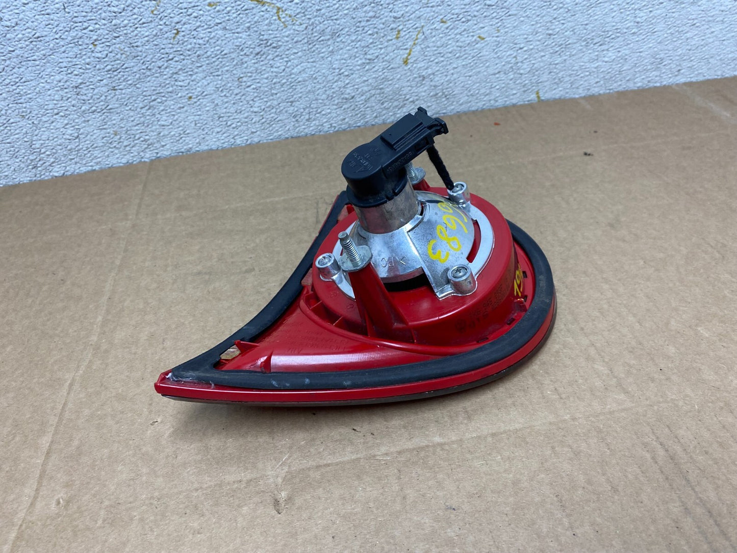 2006-2009 Volkswagen Golf Driver Left Side Tail Light Inner Trunk Lid O6683 DW5