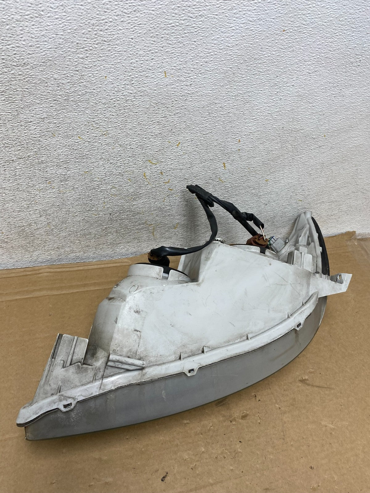 2002 to 2004 Toyota Camry Halogen Headlight Right Passenger Rh AH8251 DW9