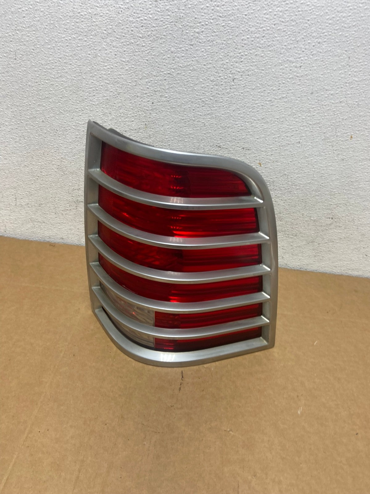 2002 2003 2004 2005 Mercury Mountaineer Right Passenger Tail Light AD5293 LK0