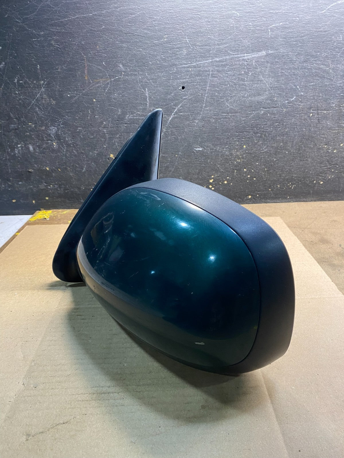 2001 to 2006 Toyota Sequoia Left Driver View Door Mirror OEM Z2529 MS2