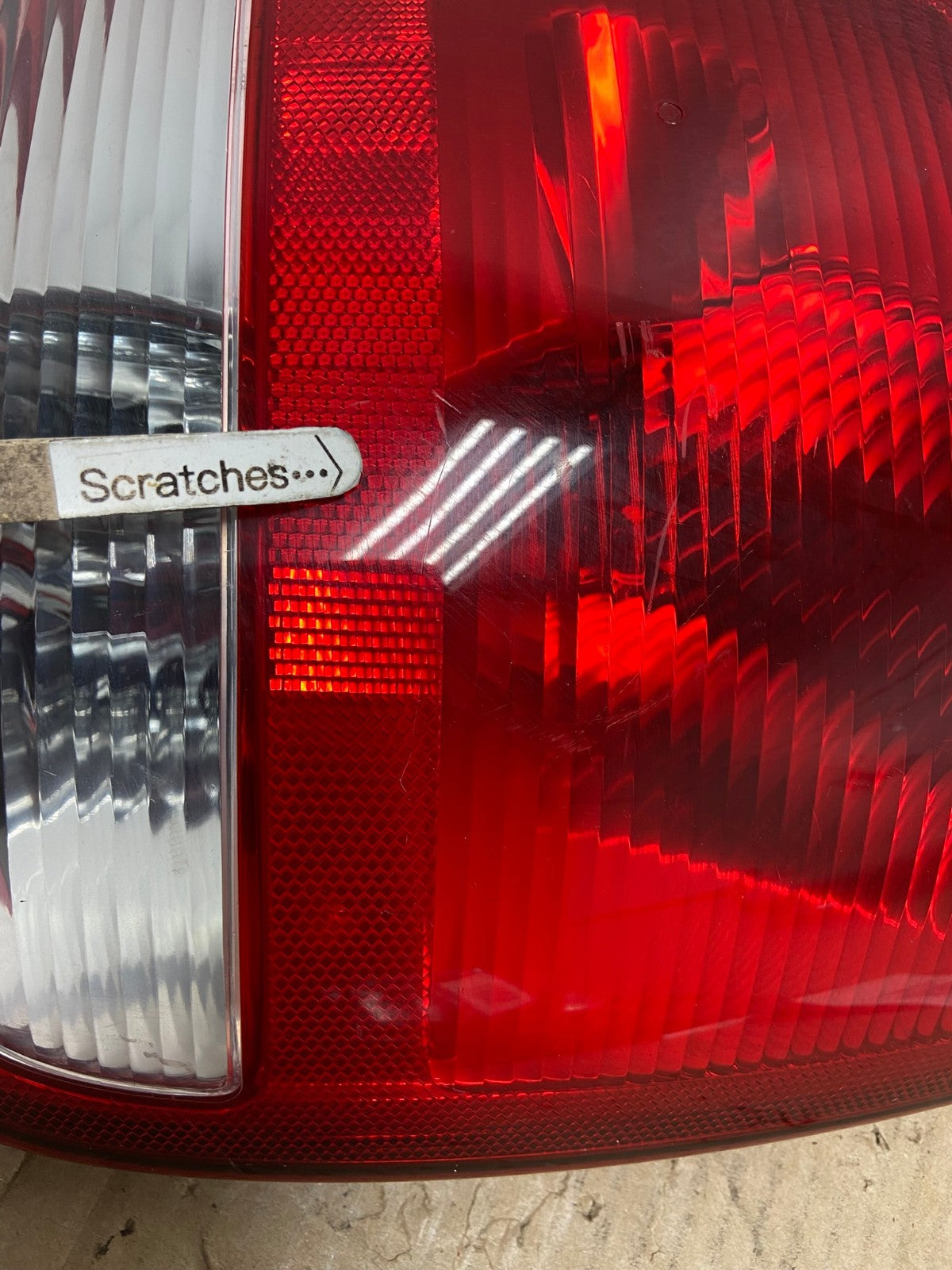 2004 - 2007 Dodge Grand Caravan Right Passenger Side Tail Light AE9796 LK3