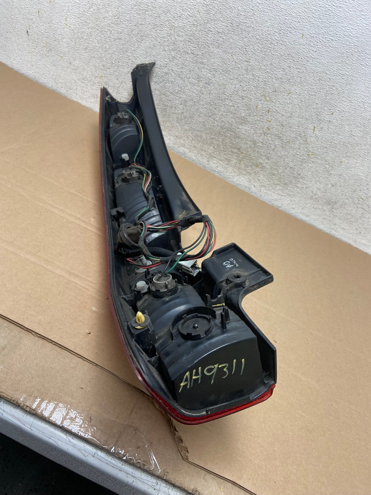 2002 - 2004 Honda Crv Cr-v Right Passenger Rh Side Tail Light AH9311 LK6