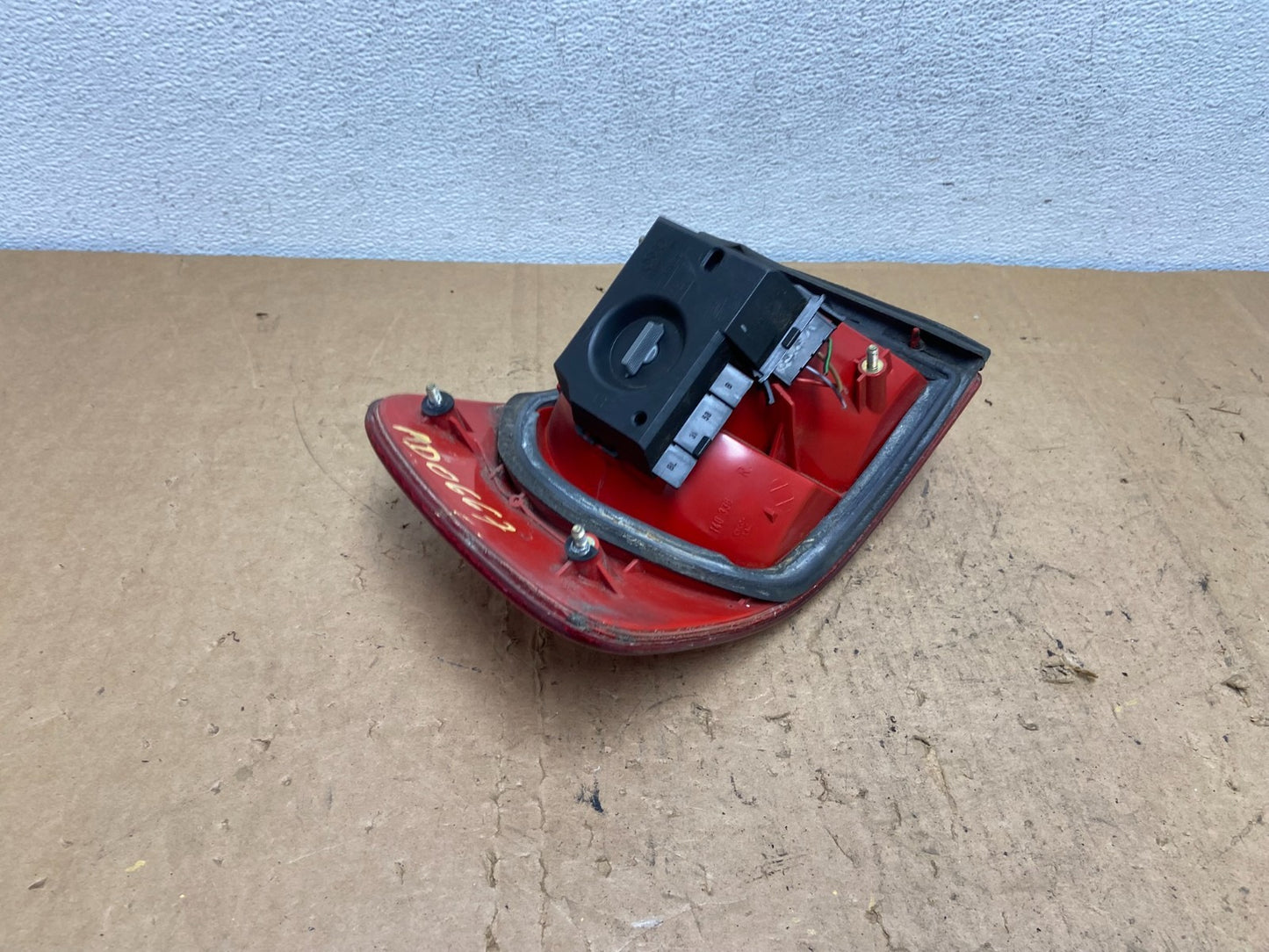 1992-1997 Audi 100 A6 Avant Wagon Right Passenger Tail Light AD0667 DG3