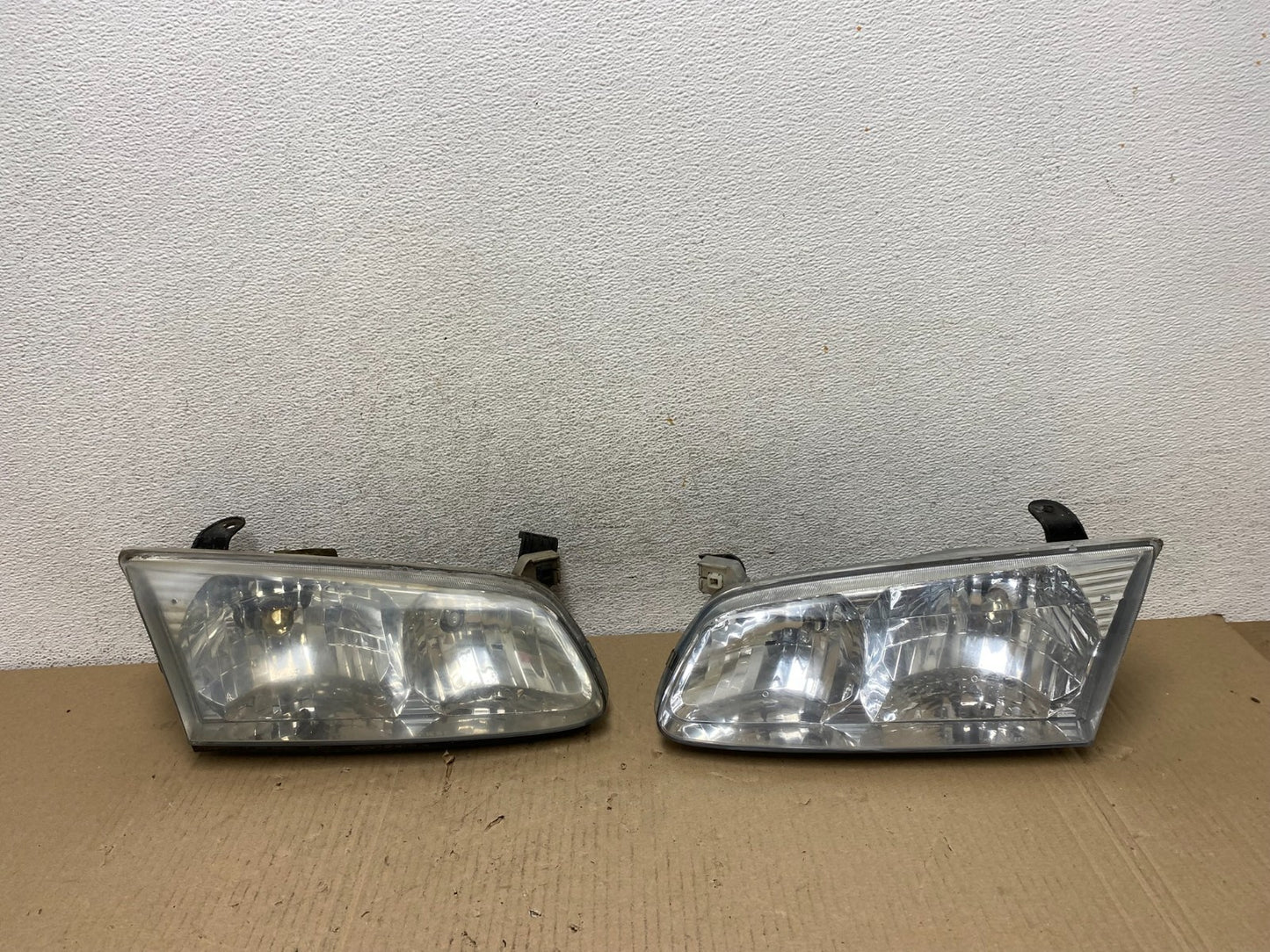 2000 to 2001 Toyota Camry Front Left+Right Side Headlights AF5864 DW0