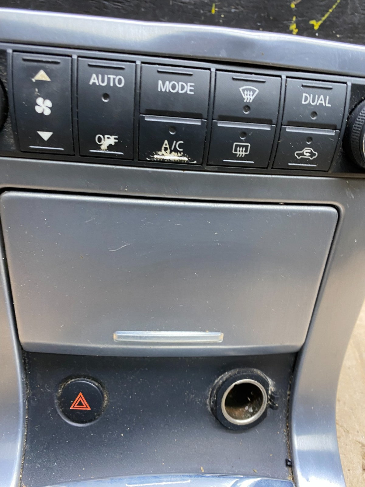 2007 2008 Nissan Maxima Climate Control Shifter Floor Bezel Trim OEM x5912 DG2
