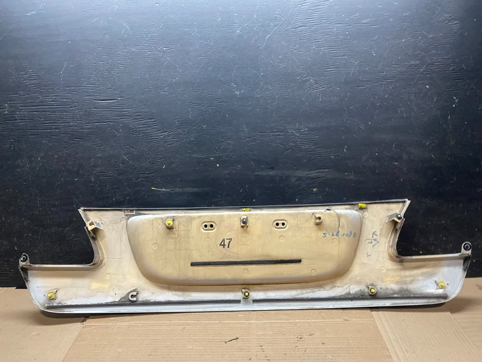 2007-2011 Lexus GS300 Trunk License Plate Trim Panel Cover 76801-30140 V2832  DG7