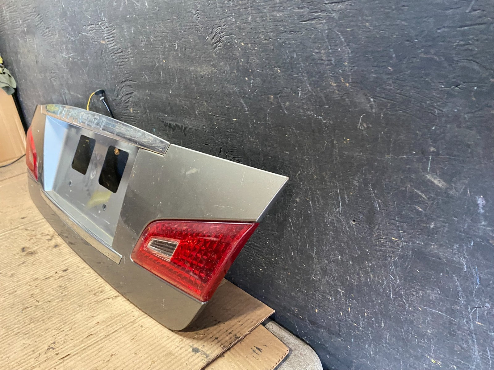 2008 to 2010 Infiniti M35 M45 Rear Trunk Panel Trim Molding OEM Q0358 DG1