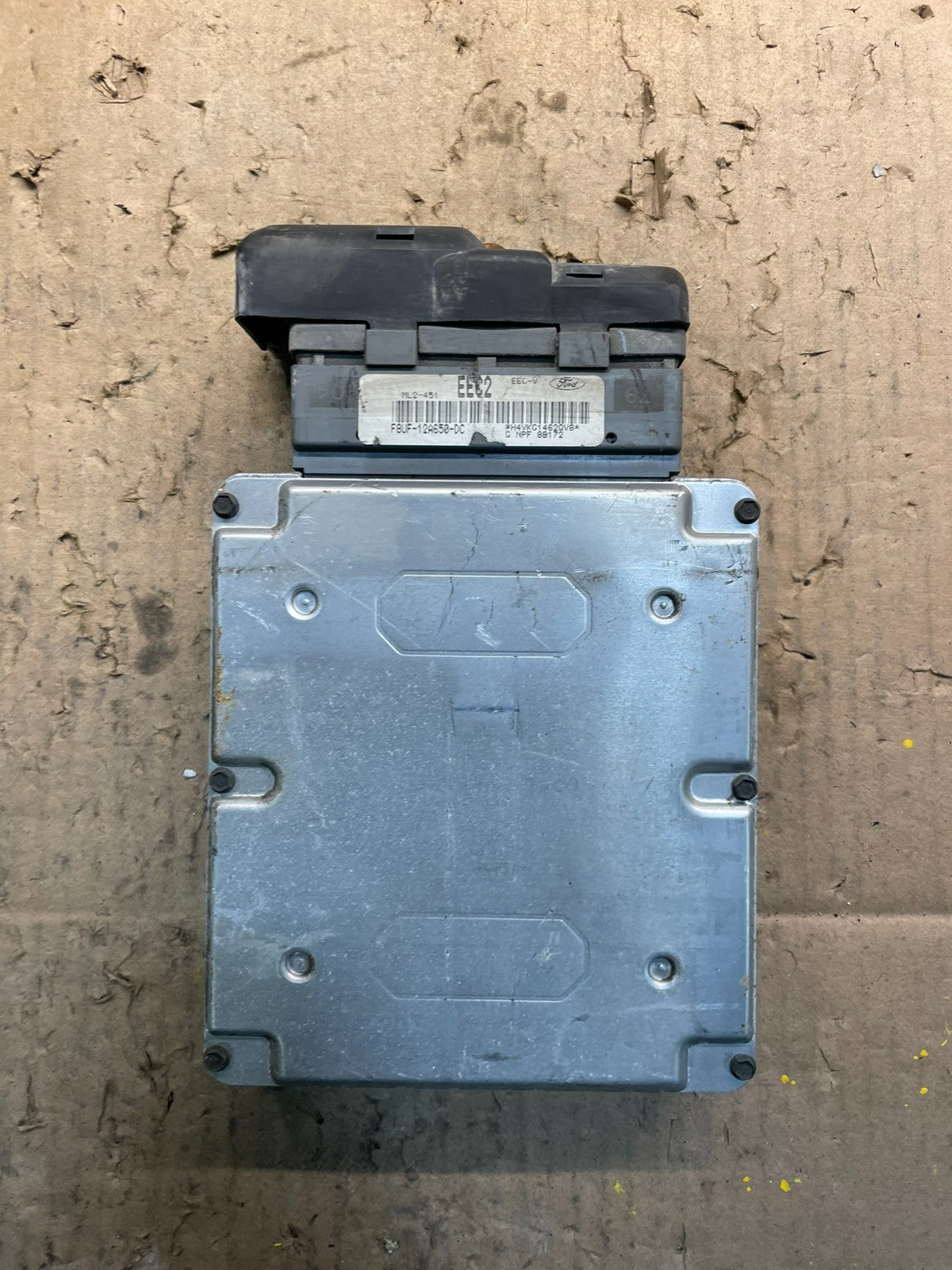 1998 1999 Ford E350 Van 4.2L Engine Control Module Unit ECU U2053 DG0