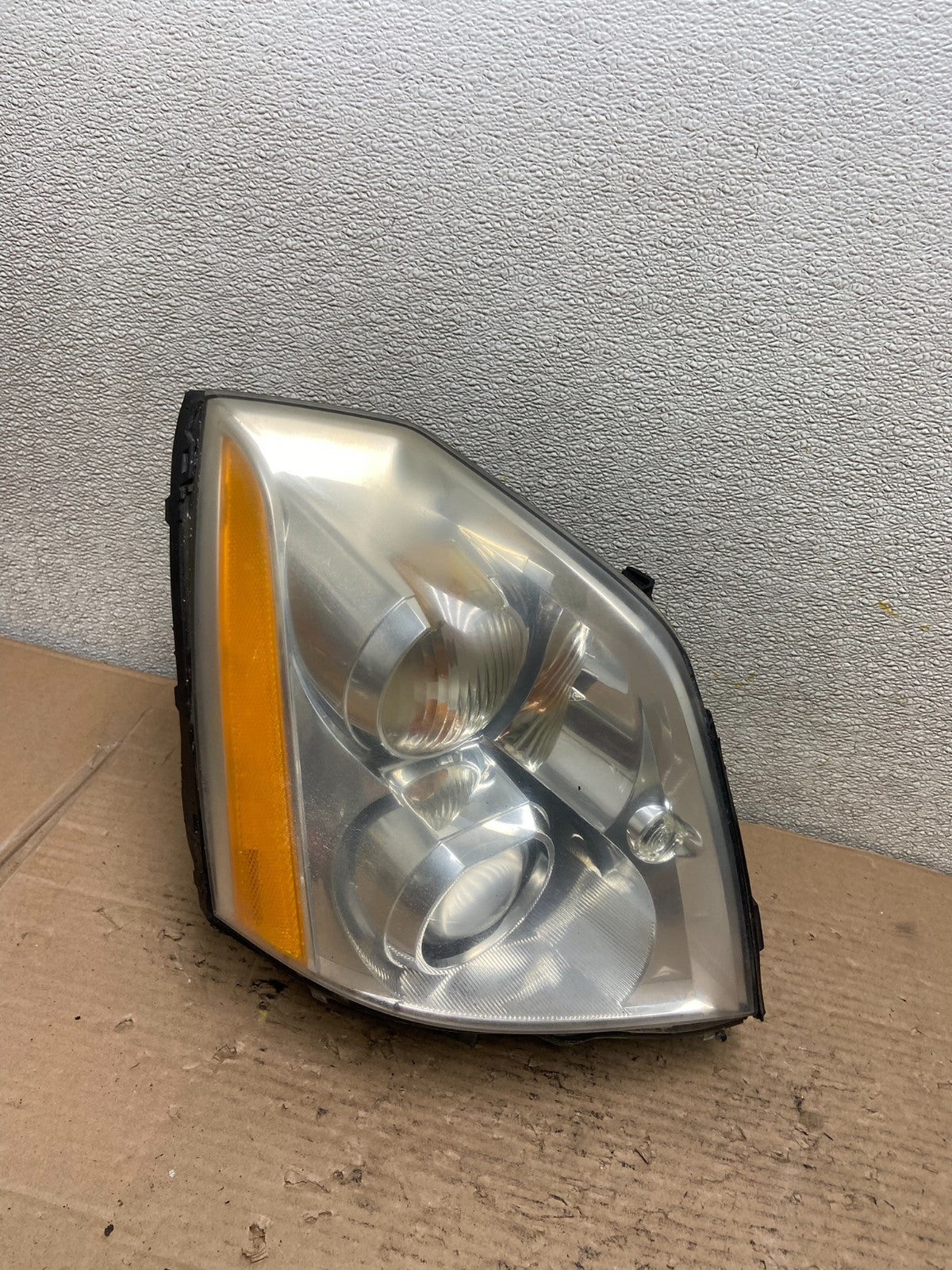 2006 to 2011 Cadillac DTS Right Passenger RH Side Xenon Hid Headlight AA9521 DW0