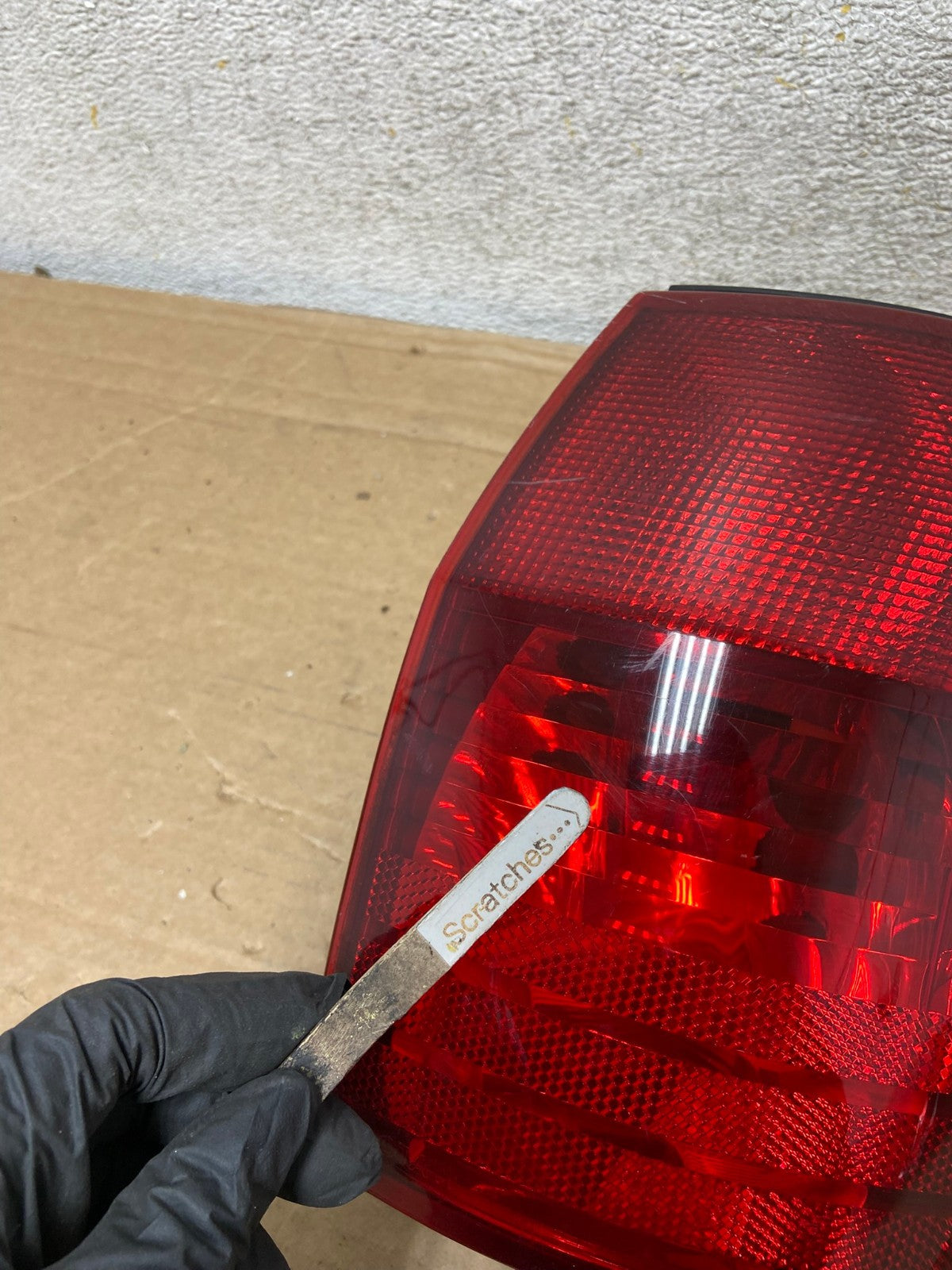 2004-2005 Toyota Sienna Right Passenger Rh Side Tail Light AH8416 LK3