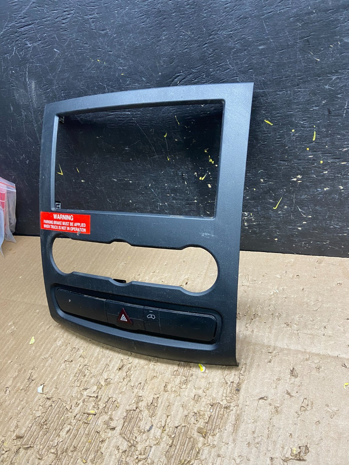2007-2018 Mercedes Dodge Sprinter Center Console Radio Climate Bezel V7956 DG1