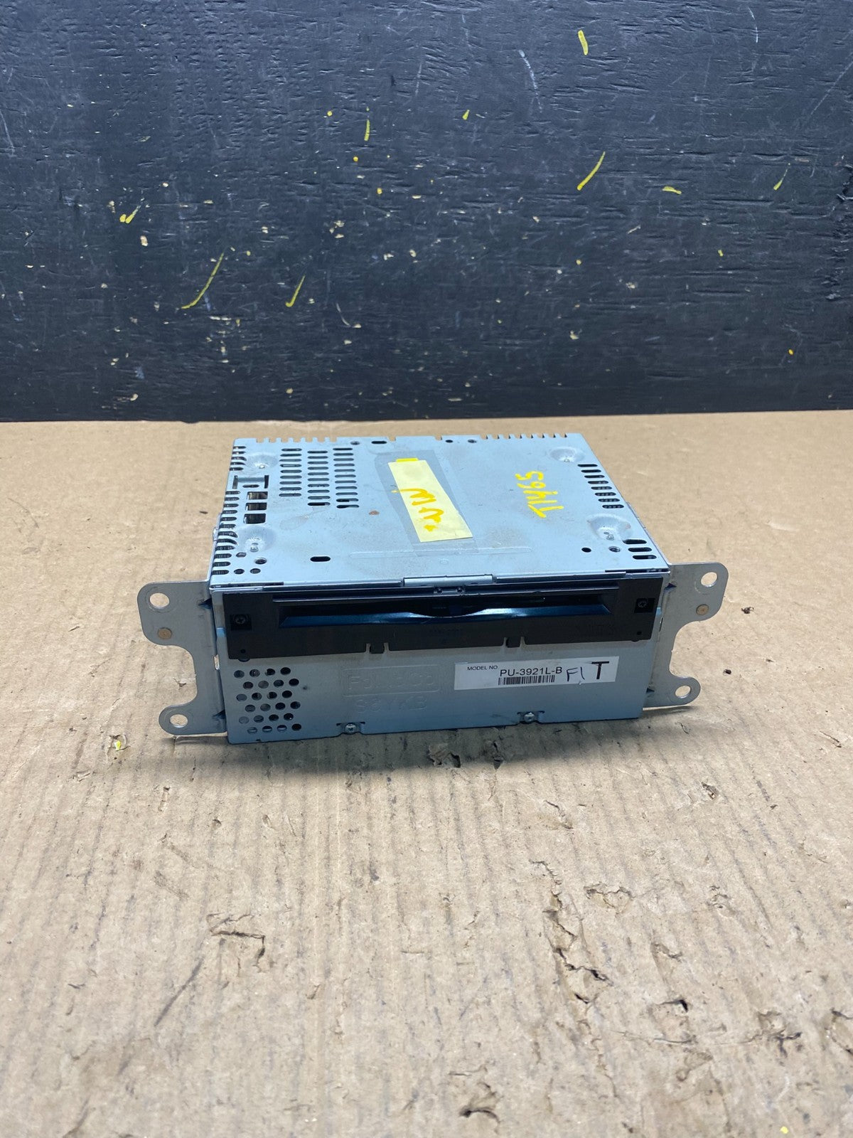 2016 to 2017 Ford Explorer Audio Equipment Radio Receiver AM FM CD T1465 DG0