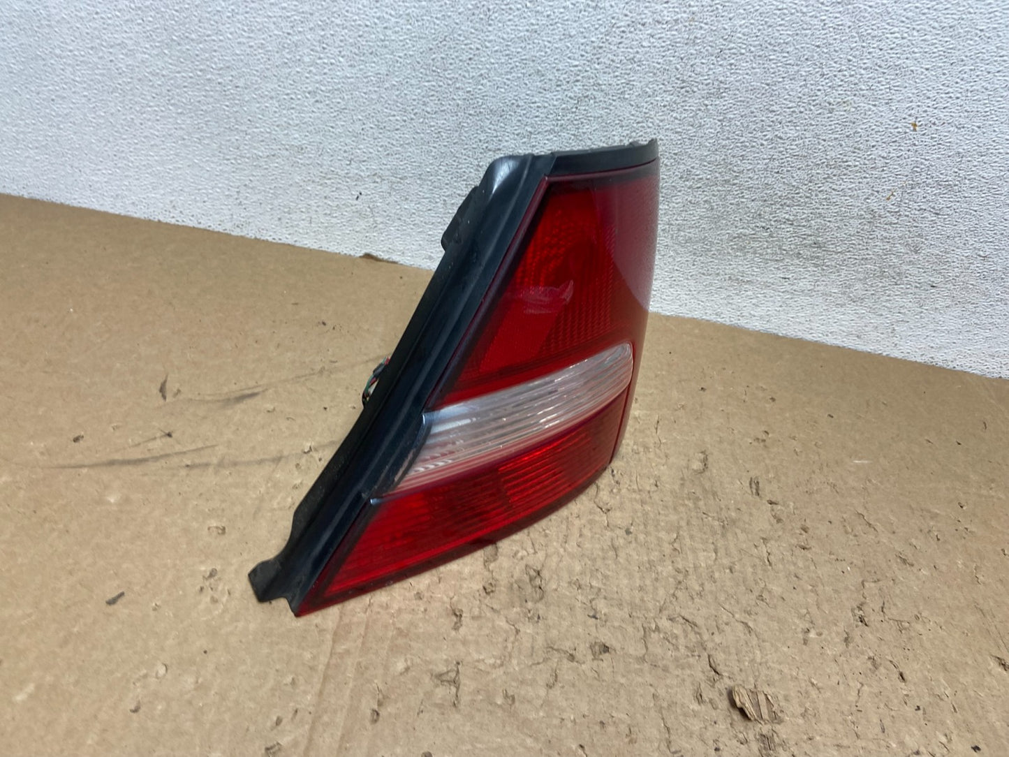 2000 to 2001 Nissan Altima Tail Light Right Passenger Rh Side AG13969