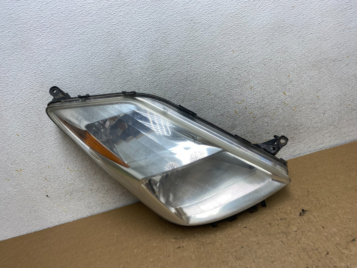 2004-2005 Toyota Prius Right Passenger RH Halogen Headlight AI3715 DW0