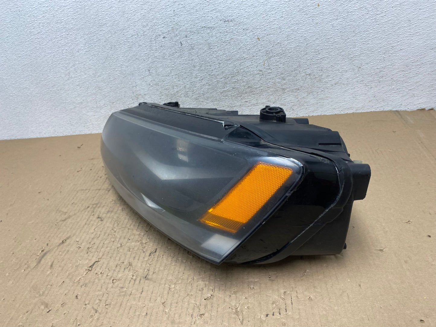 2011 to 2014 Volkswagen Jetta Left Driver LH Headlight Halogen AE8899 LK1