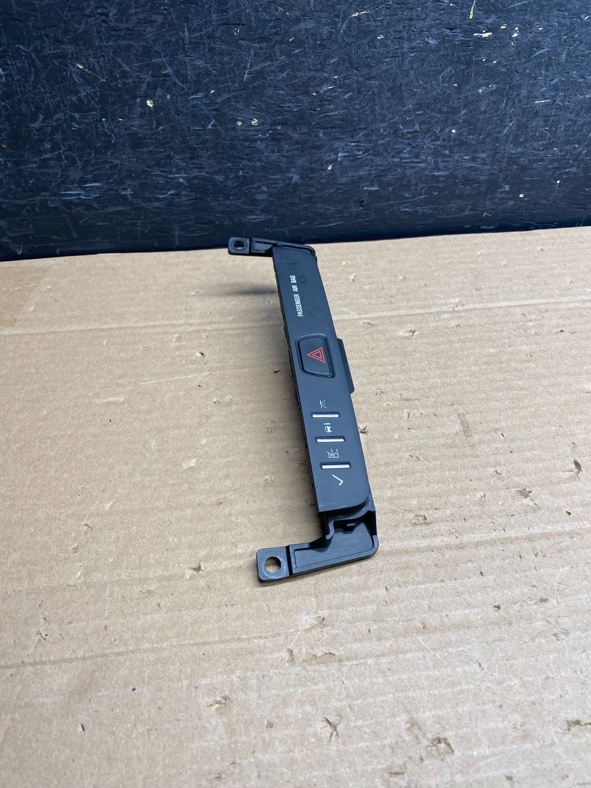 2013 - 2017 Buick Enclave Center Dash Hazard Waring Multi Switch AG6278 DG1