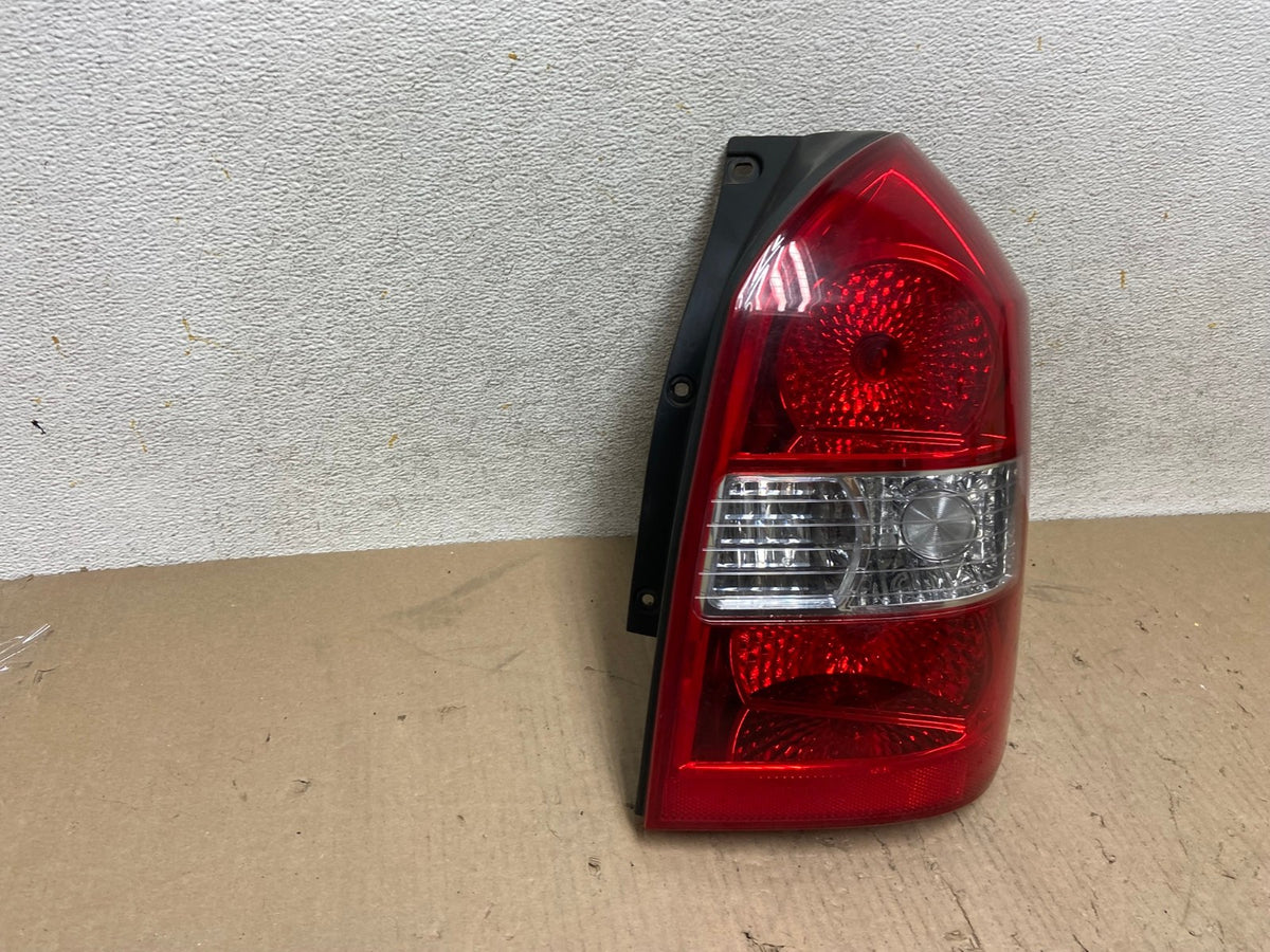 2005 to 2009 Hyundai Tucson Right Passenger Rh Tail Light DEPO AH7673 LK1