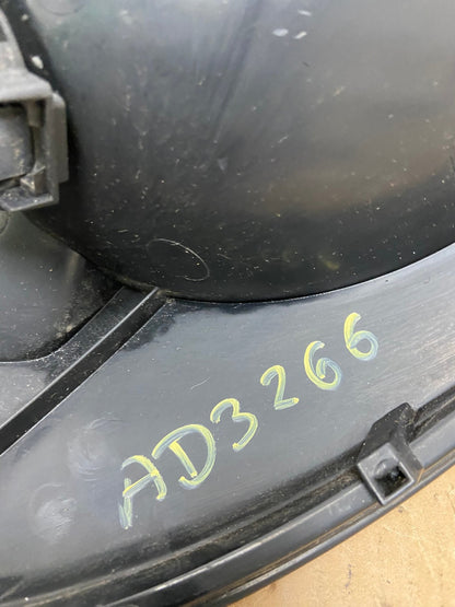 2004 - 2007 Dodge Grand Caravan Right Passenger Side Tail Light AD3266 LK7