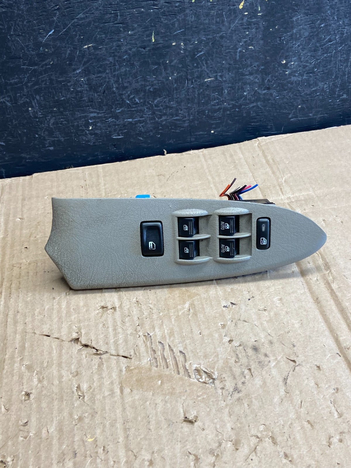 2006-2009 Chevrolet Trailblazer Power Left Driver Window Control Switch ae18322
