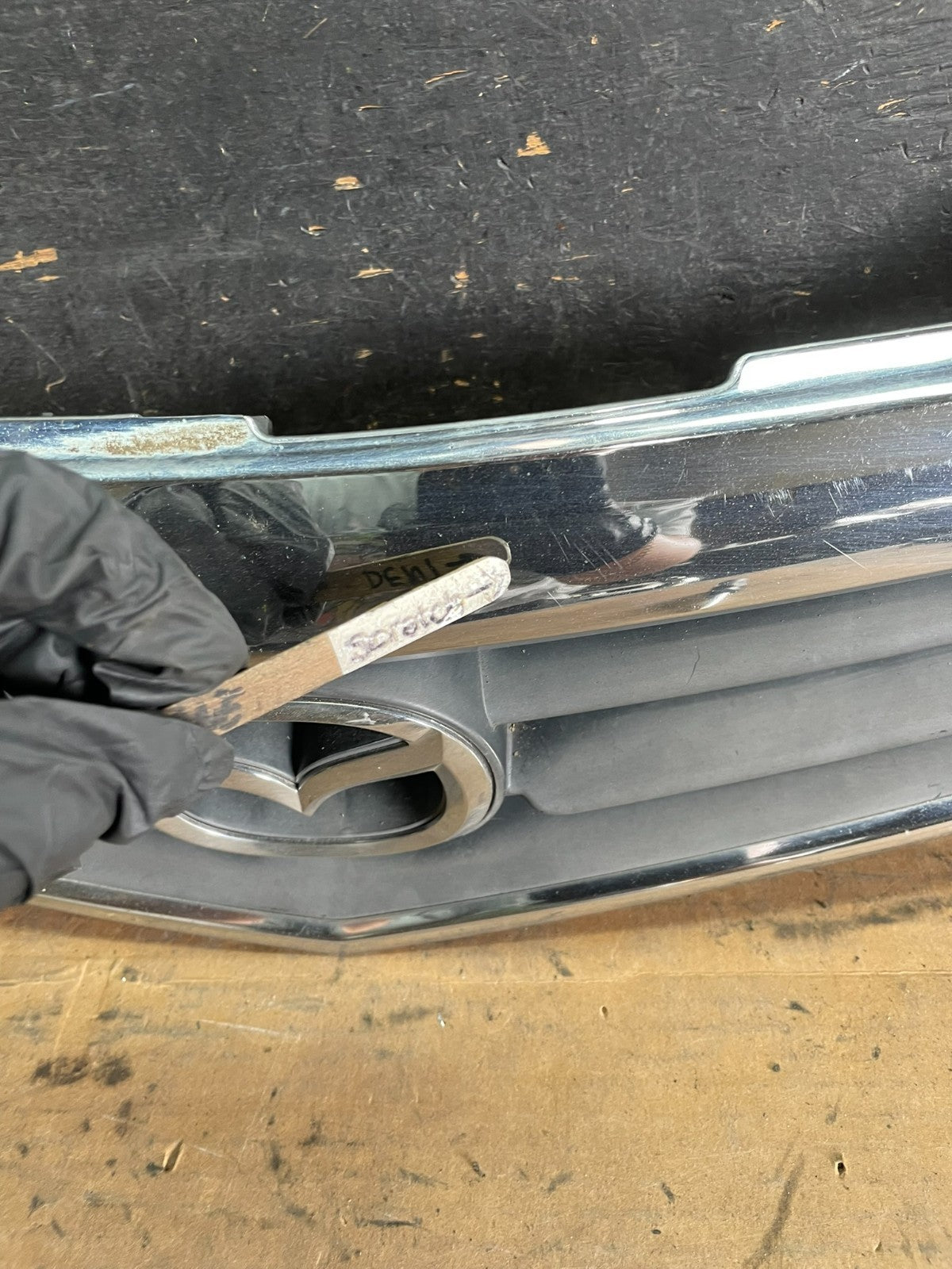1999 Mazda 626 Front Upper Grill Grille Oem R0079 DG4