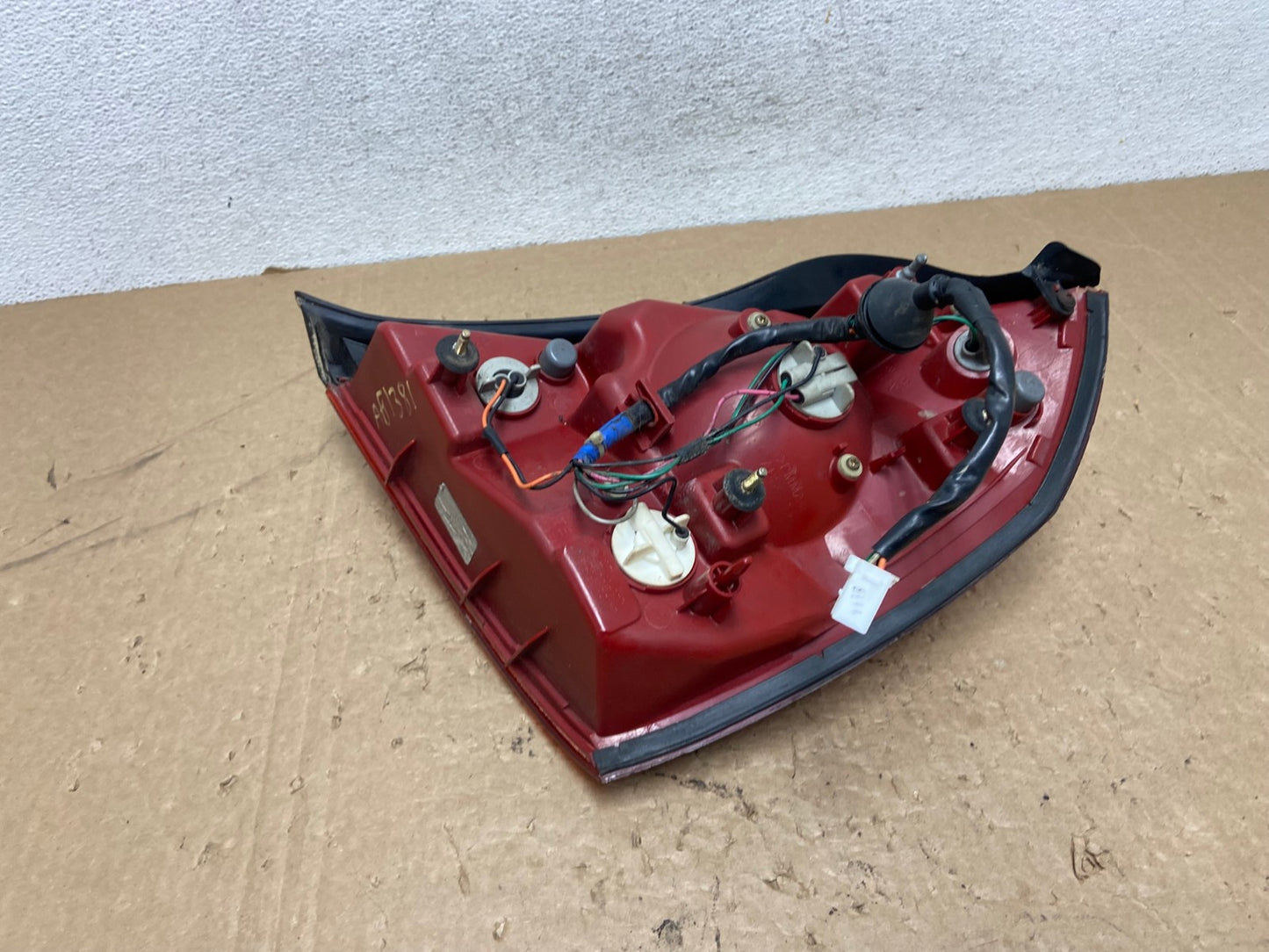 2004 2005 2006 Hyundai Elantra Sedan Left Driver LH Tail Light AG1381 LK7