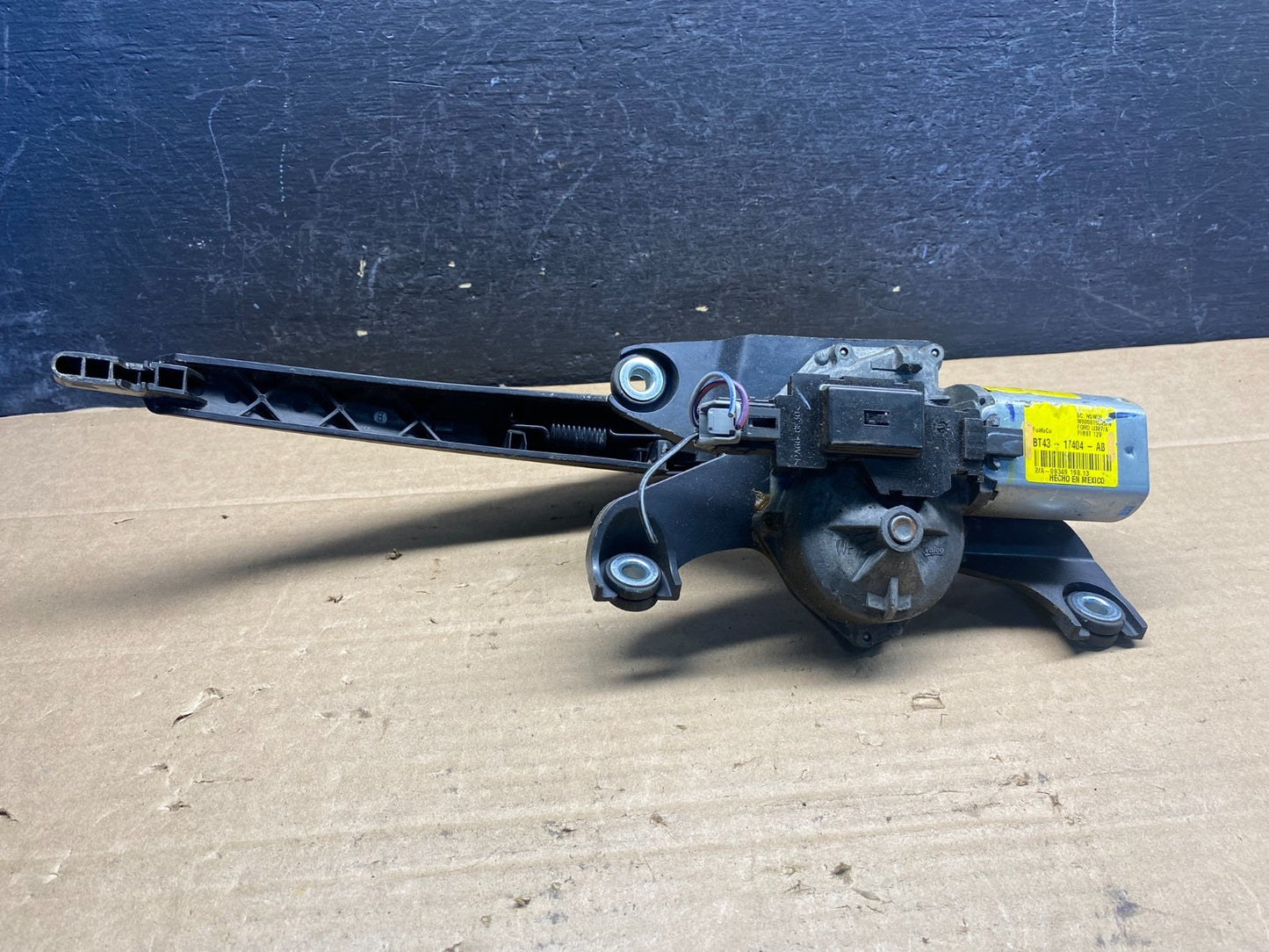 2011 to 2014 Ford Edge Licnoln MKX Rear Windshield Wiper Motor ae8218 DG5