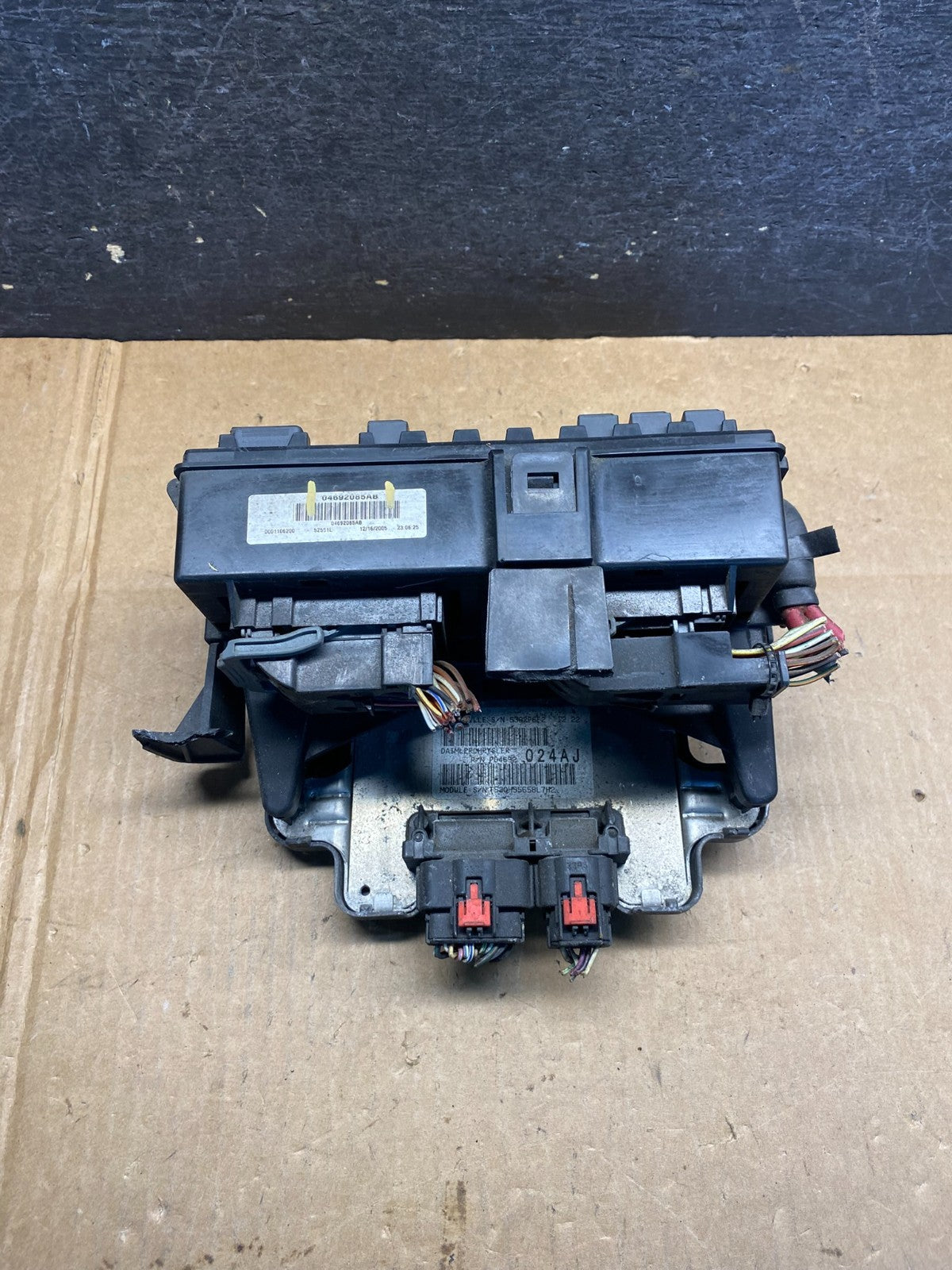 2006 Jeep Grand Cherokee Integrated Power Fuse Box 04692085ab AI9814 DW0