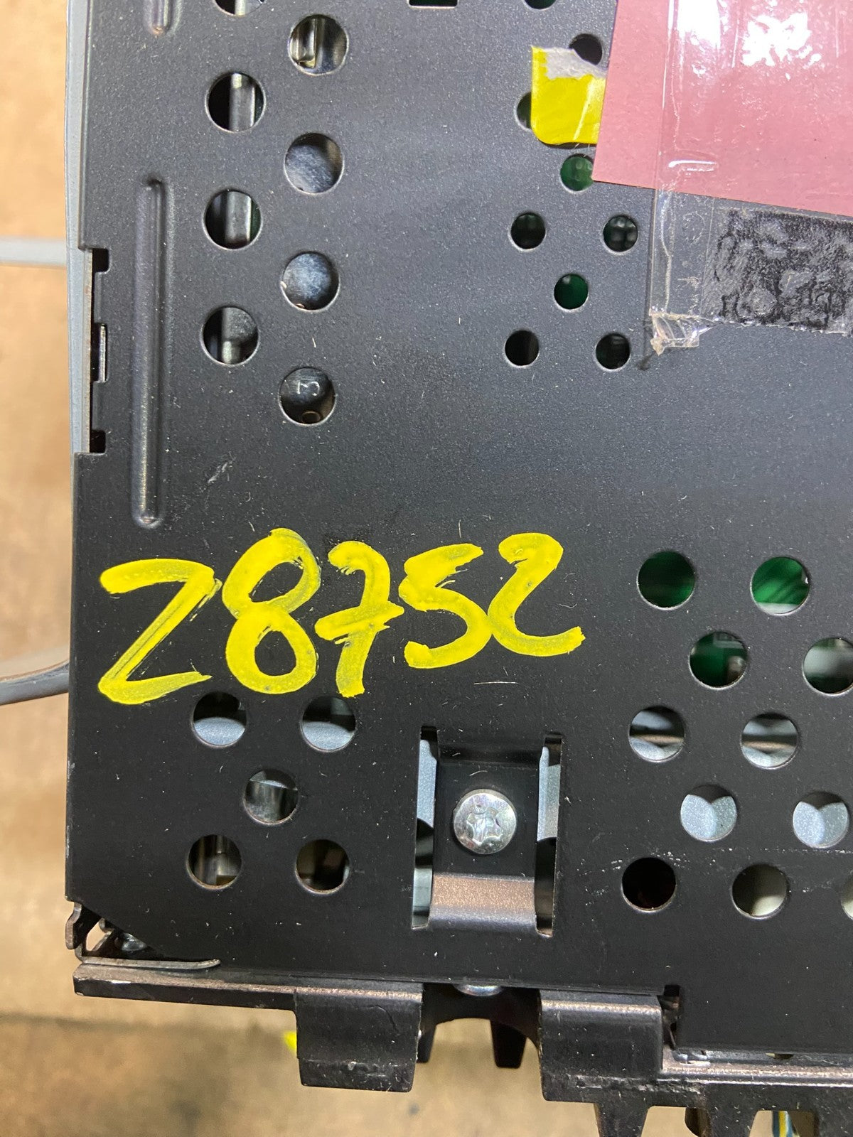 2005 to 2008 Toyota Sienna AM FM CD WMA Mp3 Radio Receiver z8752 DG7