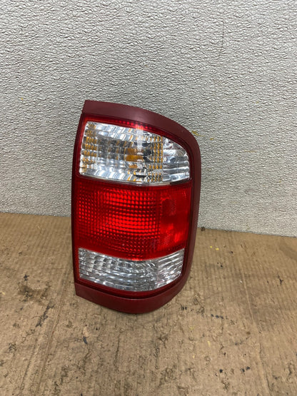 1999 to 2004 Nissan Pathfinder Right Passenger Rh Side Tail light Oem AA8595 LK0