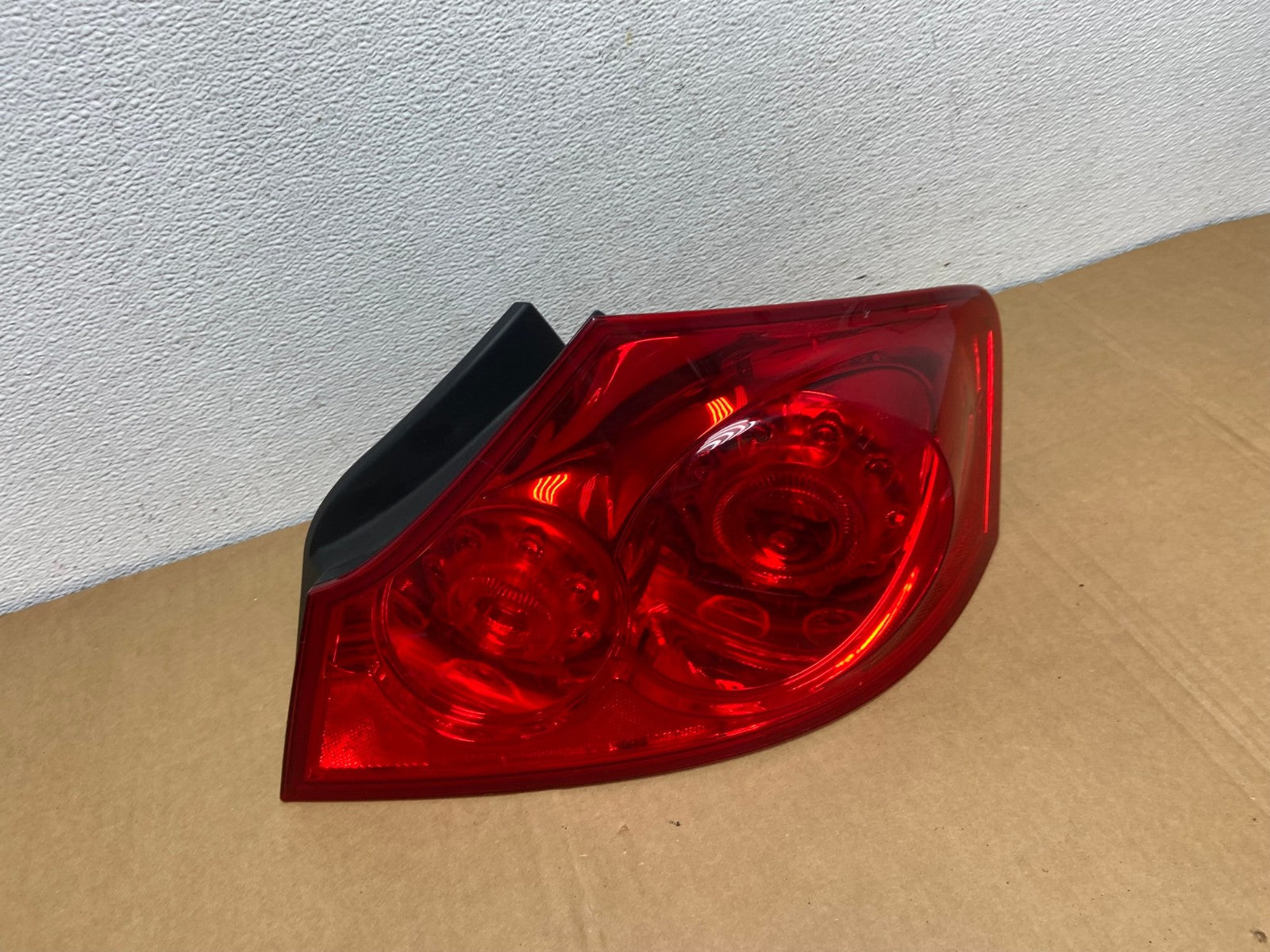 2007 to 2013 Infiniti G35 G37 Sedan Right Passenger Rh Tail Light AC7435 LK2