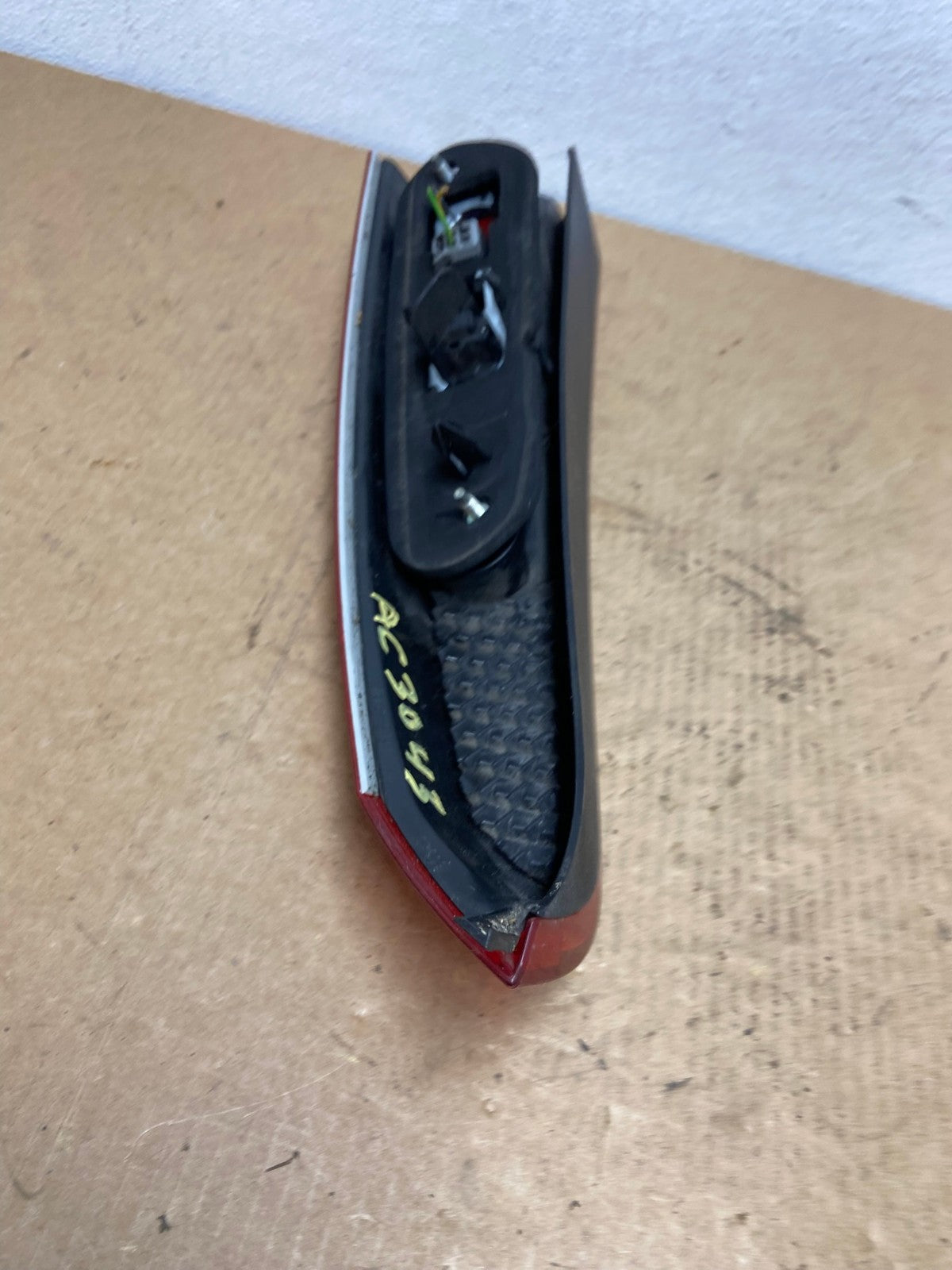 2005 - 2007 Volvo XC70 V70 Left Driver LH Side Tail Light Upper Oem AC3043 LK5