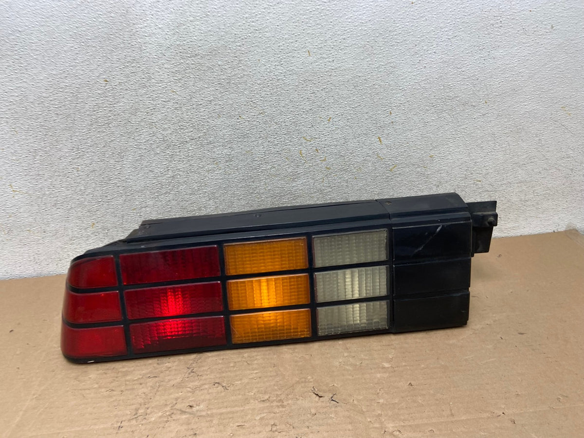 1982 to 1992 Chevrolet Camaro Left Driver LH Side Tail Light AI0931 LK0
