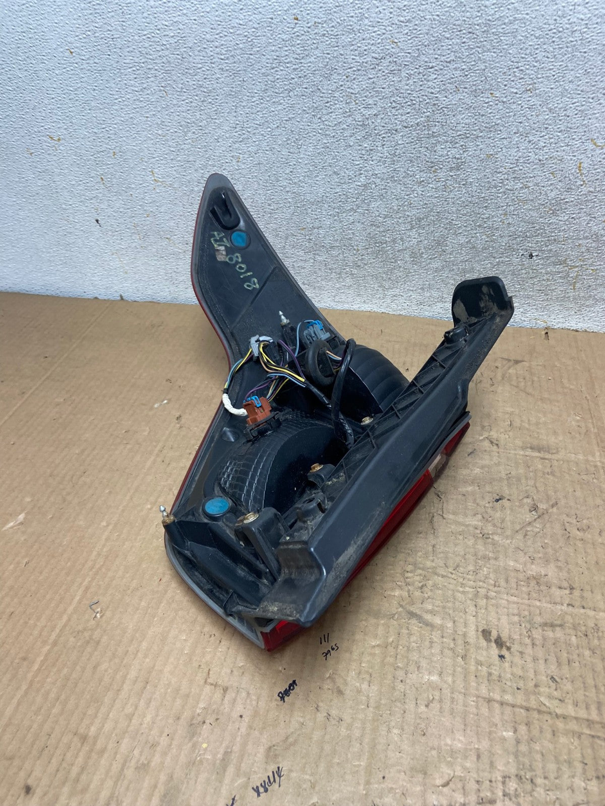 2011 2012 2013 2014 2015 Ford Explorer Right Passenger RH Tail light AI8018 LK5