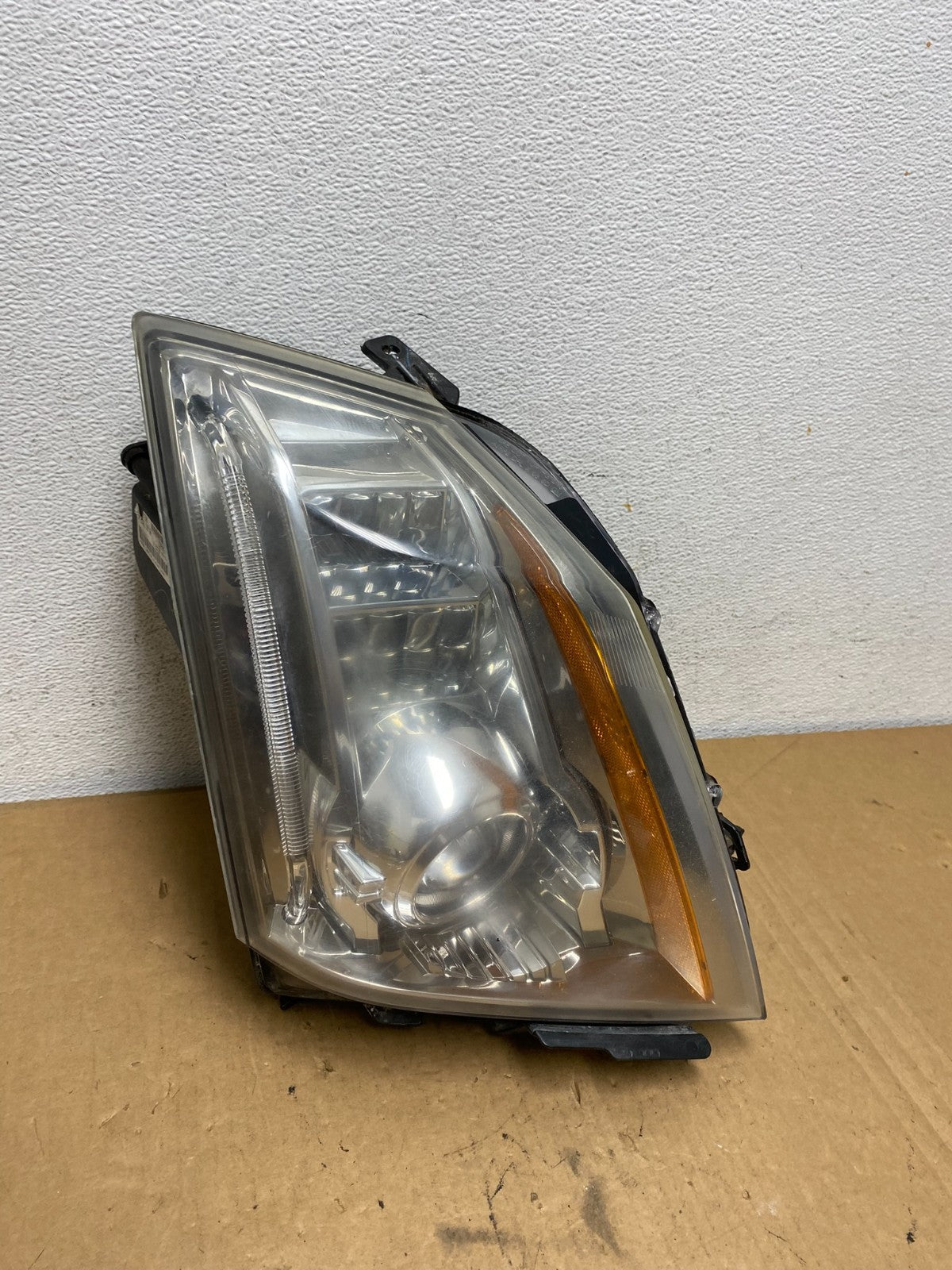 2008 to 2014 Cadillac CTS Right Passegner RH Side Xenon Headlight AD2767 DW2