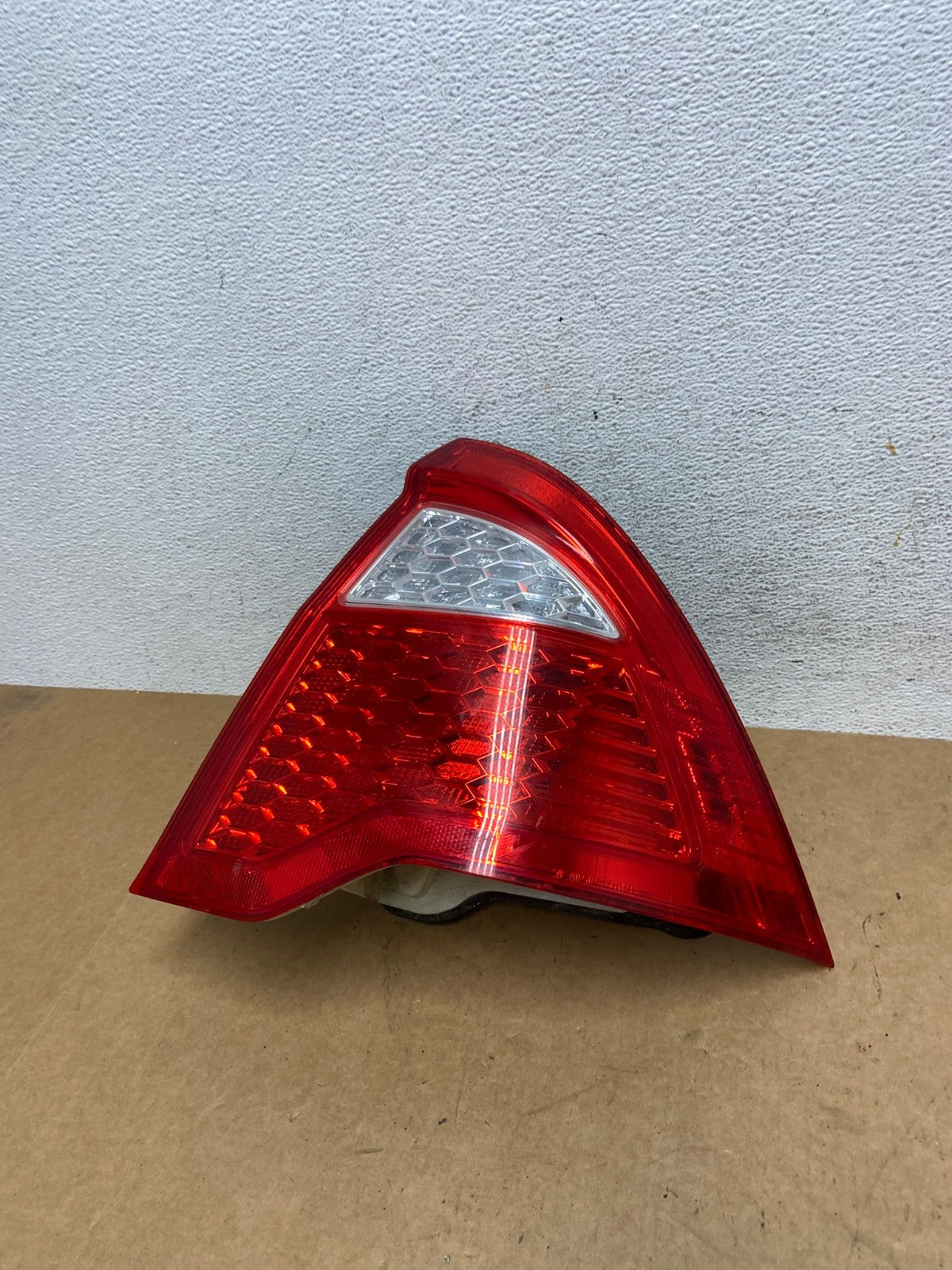 2010 2011 2012 Ford Fusion Right Passenger Side Tail Light AE3013 lK0