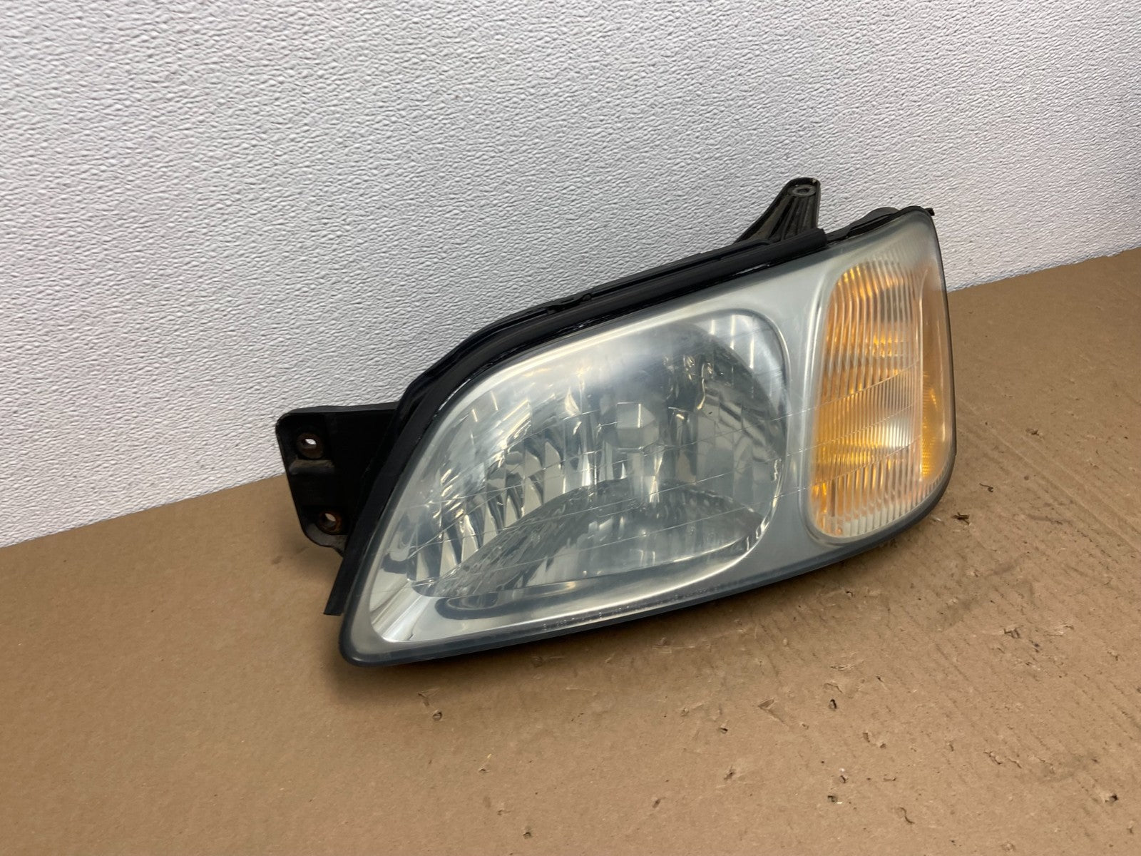 2000 to 2004 Subaru Legacy  Left Driver Lh Headlight Oem AB6536 DG2