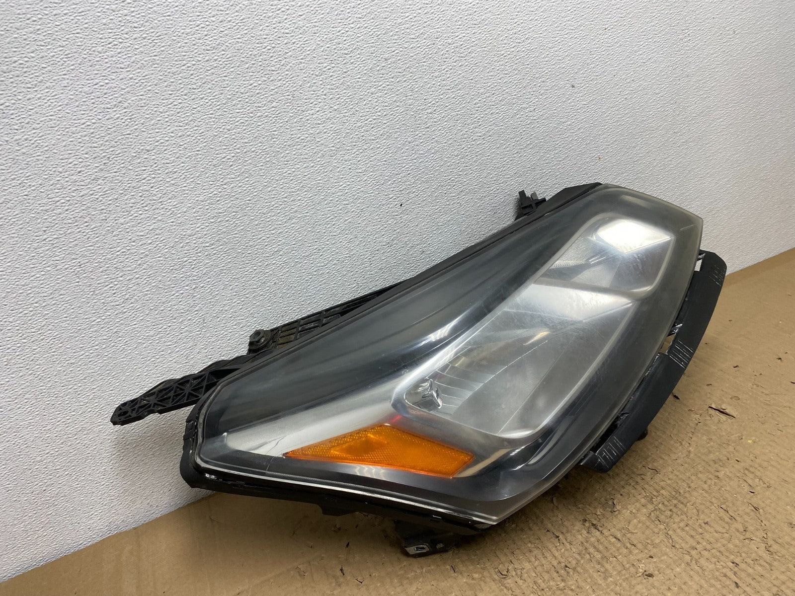 2013-2017 Chevrolet Traverse Right Passenger Side Halogen Headlight AC5520 DW2