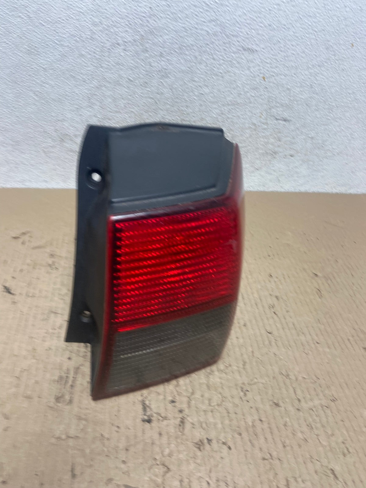 2006-2011 Mitsubishi Endeavor Right Passenger RH Side Tail Light AF7052 LK2