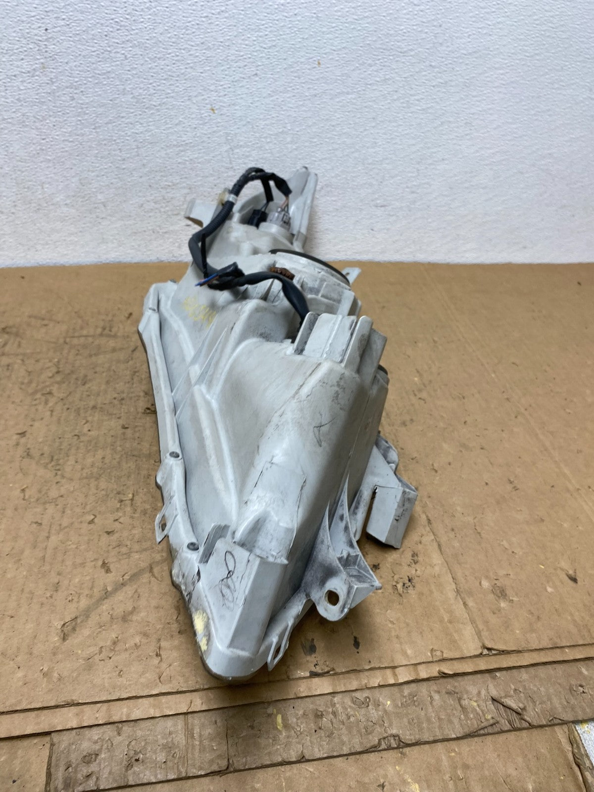2007 - 2009 Toyota Camry Hybrid Blue Halogen Left Driver LH Headlight AD0544 DW6